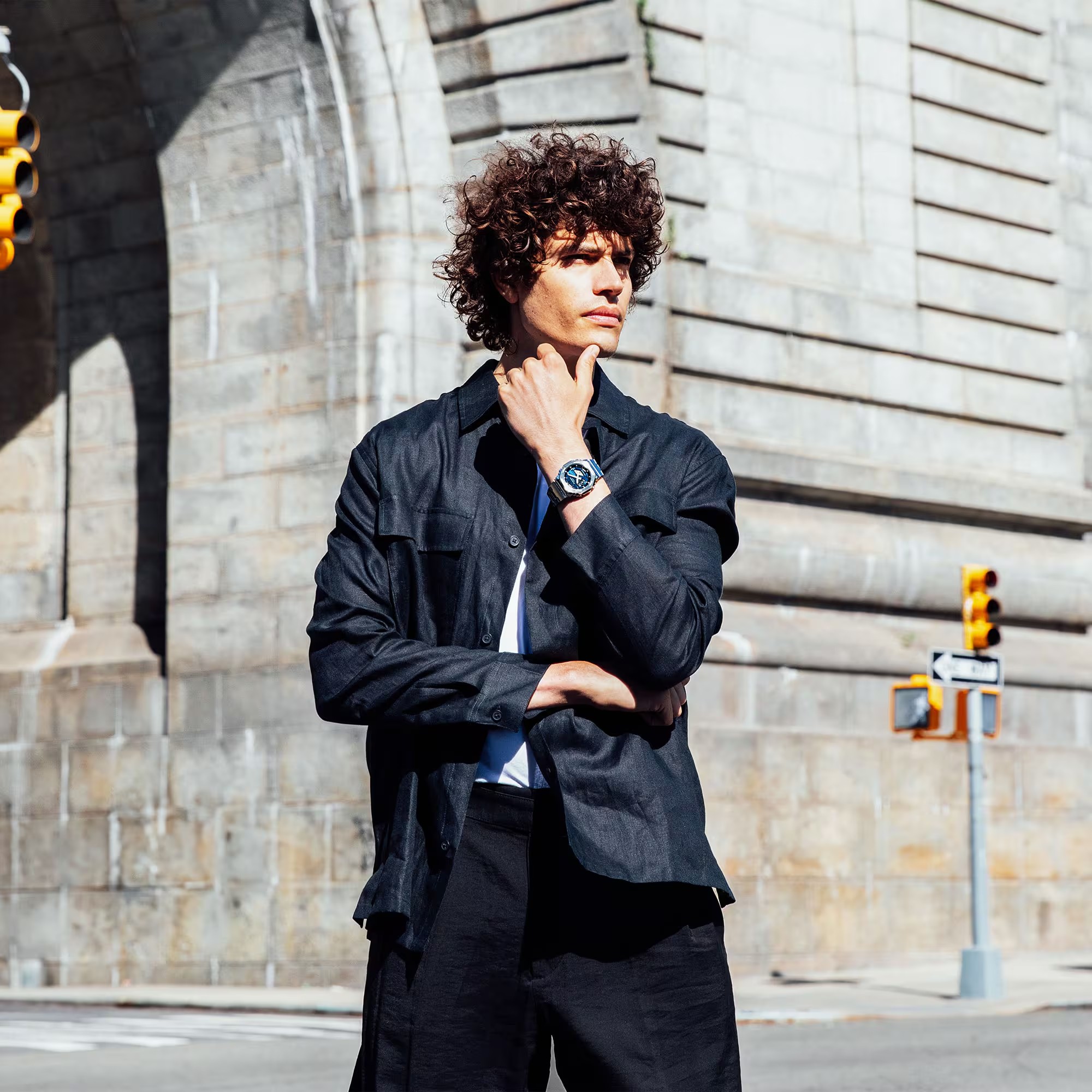 CASIO G-SHOCK นาฬิกาข้อมือ นาฬิกากันน้ำ นาฬิกาของแท้ ประกันศูนย์ CMG 1 ปี รุ่น GM-2110D-2B นาฬิกาสีเงิน