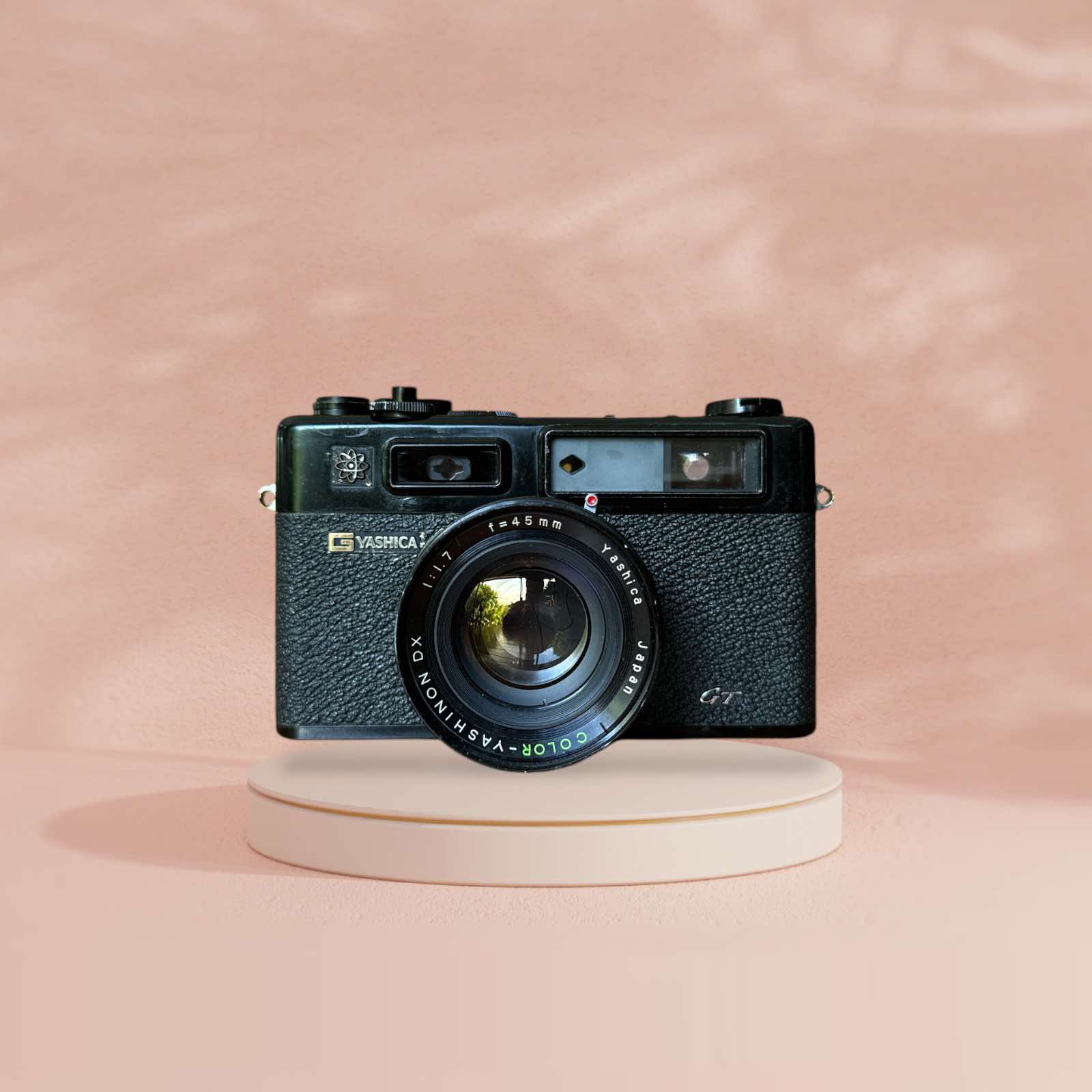 YASHICA ELECTRO 35GT YASHICA COLOR YASHINON DX 45MM.F1.7