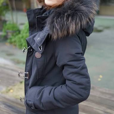 เสื้อกันหนาว โค้ท เสื้อหนาวแต่งหมวกฮูท สีเขียว ซับขนอุ่นด้านใน(ขนอุ่นด้านใน ถอดใส่ได้ทั้งตัวเลยคะ) แบรนด์เนม SLY แท้100% แบรนด์เนมพรีเมี่ยม สวย แนว มากๆคะ Size M/L