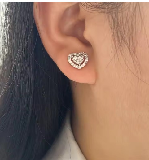 รวมฮิต แบบต่างหู หัวใจ ฝังเพชร แบบเต็มดวง หรือ แบบโครงหัวใจ ต่างหูเพชร ยอดนิยม ใส่ออกงาน 880849