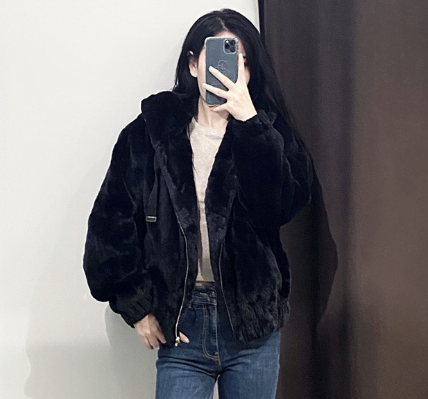Page one เสื้อเฟอร์กันหนาว หมวกฮู้ด เสื้อขน Fluffy coat แบรนด์ page One ดำ