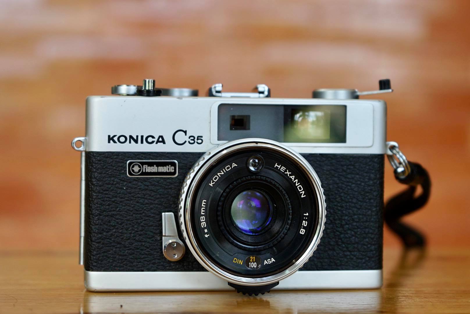 KONICA C35 FLASH MATIC KONICA HEXANON 38MM.F2.8