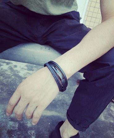 สร้อยข้อมือ สายหนังแท้ หนังถักเกลียว สีดำ หลายชั้น สามารถ เลเซอร์ ชื่อ สัญลักษณ์แทนใจ ของขวัญสุดพิเศษ 178840