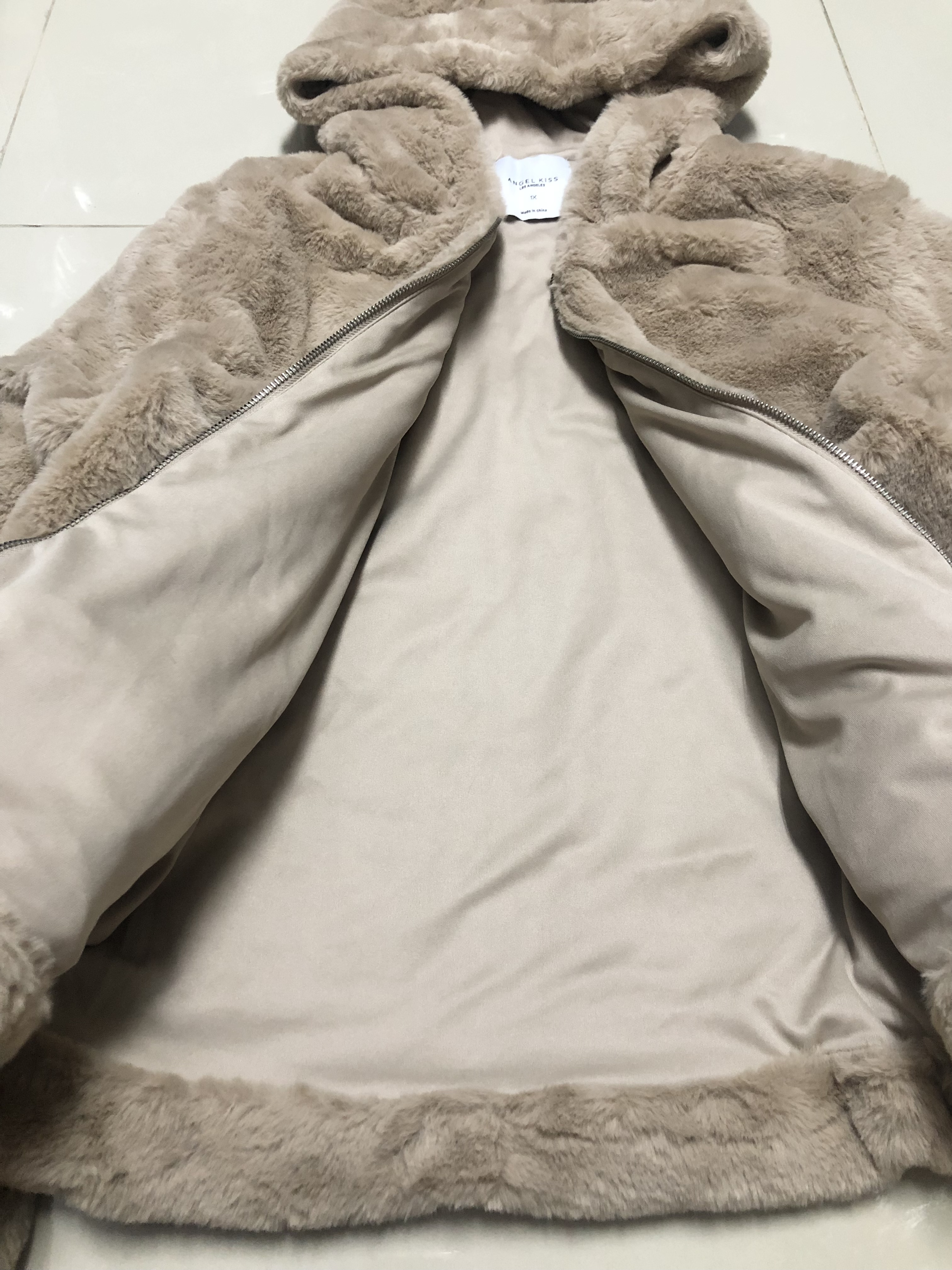 Angel kiss เสื้อเฟอร์กันหนาว หมวกฮู้ด เสื้อขน แบรนด์ ANGEL KISS (FLUFFY COAT) สำเนา น้ำตาลนู้ด