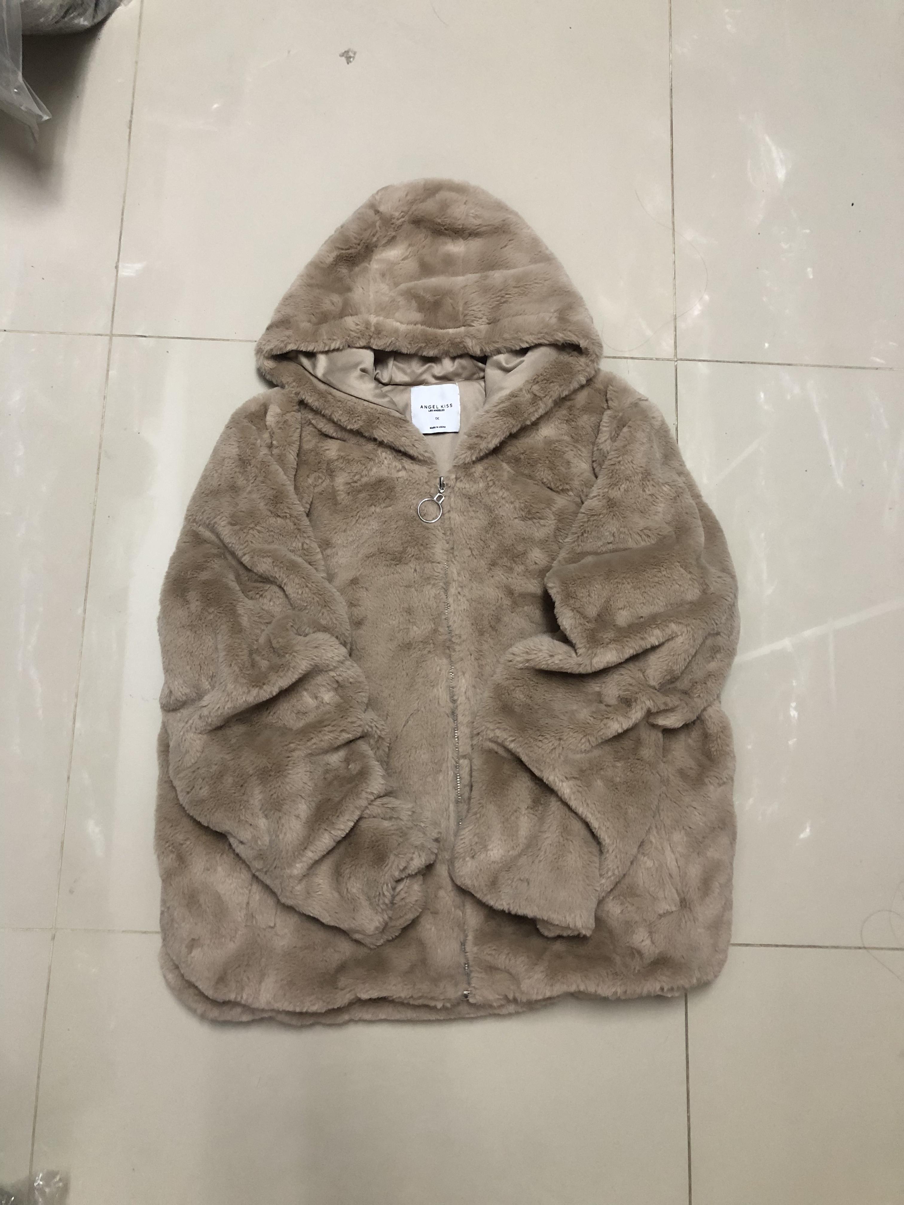 Angel kiss เสื้อเฟอร์กันหนาว หมวกฮู้ด เสื้อขน แบรนด์ ANGEL KISS (FLUFFY COAT) สำเนา น้ำตาลนู้ด
