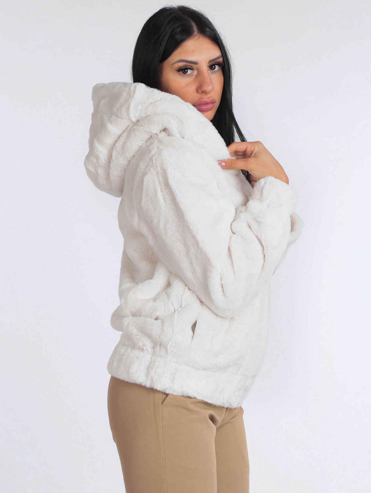 915 เสื้อเฟอร์กันหนาว หมวกฮู้ด เสื้อขน Fluffy hooded jacket แบรนด์ SANCTUARY ขาว