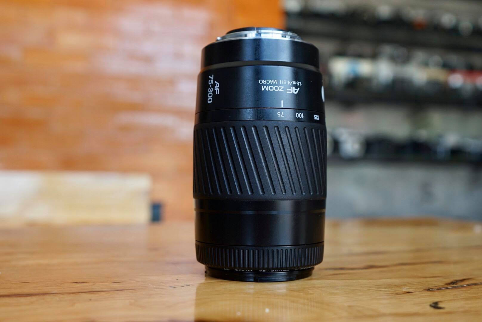 MINOLTA AF ZOOM 75-300MM.F4.5(32)-5.6 MACRO MA MOUNT