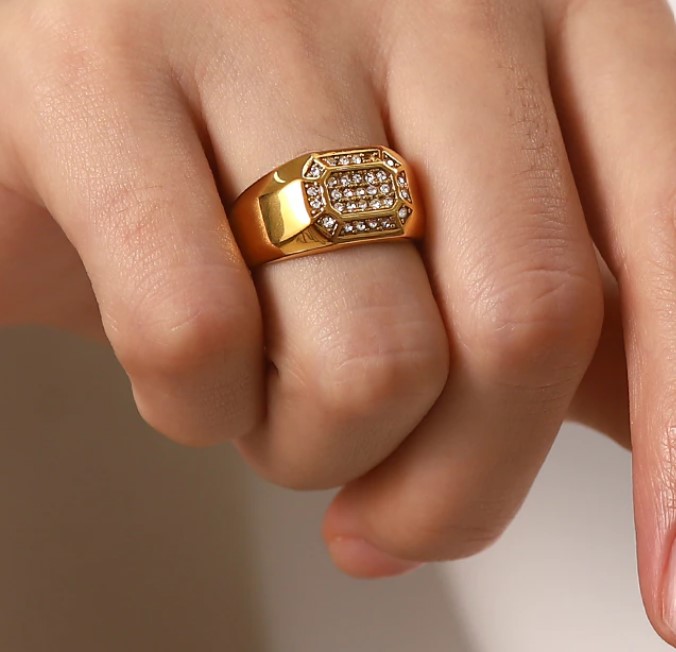 แหวนทองผู้ชาย ใส่ออกงาน แหวนทองฝังเพชร ใส่สวย ๆ ลายไม่เว่อร์ ใส่ได้ตลอด แหวนเพชร ใส่สวย ๆ 506406
