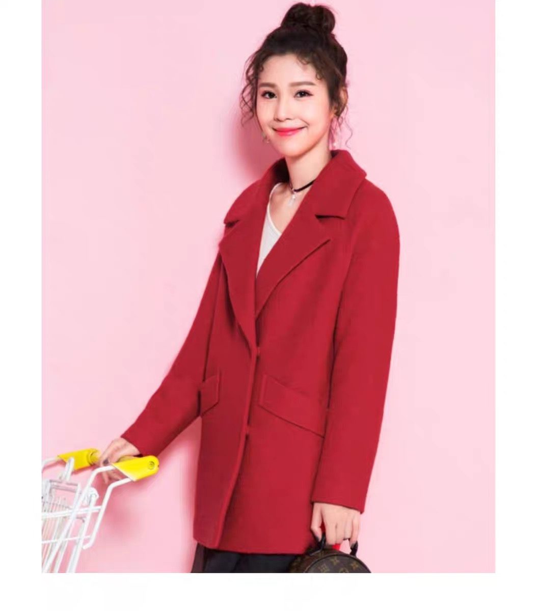 เสื้อโค้ท peacoat เสื้อโค้ทเฟอร์ โค้ทสักหลาดสีชมพูอ่อน แบรนด์ La'babite สำเนา สำเนา สำเนา สำเนา