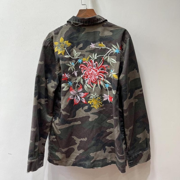 เสื้อนอกทหาร เสื้อแจ็คเก็ต ลายพราง แนวทหาร แต่งลายปัก แพทเทินสวย เท่ห์ มาก แบรนด์ Signature เขียว