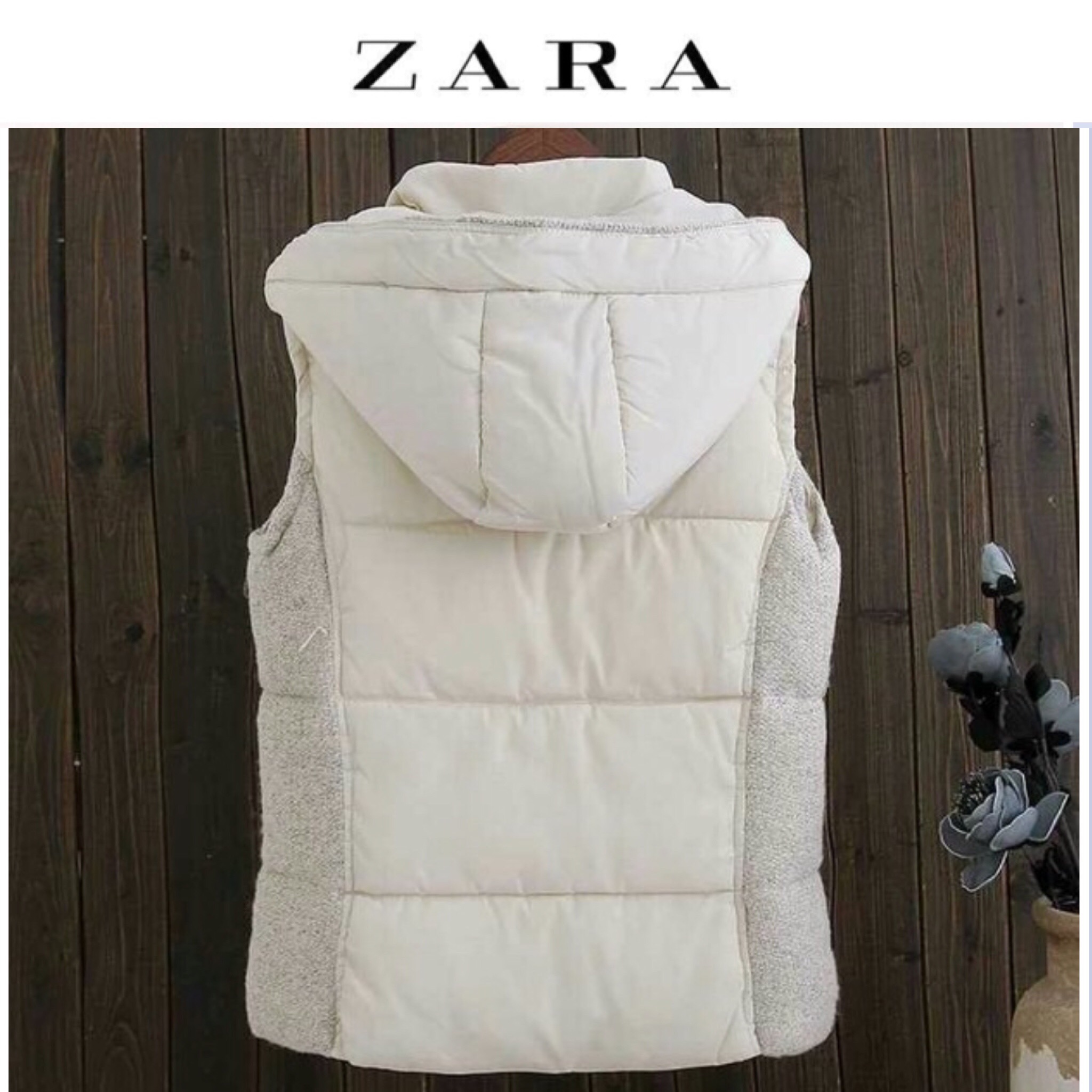 เสื้อกั๊ก กันหนาว เสื้อกั๊ก ฮูท กันหนาว สีขาวครีม แบรนด์เนม TRAFALUC ZARA แต่งผ้าทอ ข้างลำตัว คอปกด้านในแต่งขนเฟอร์ (ฮูทถอดได้คะ)