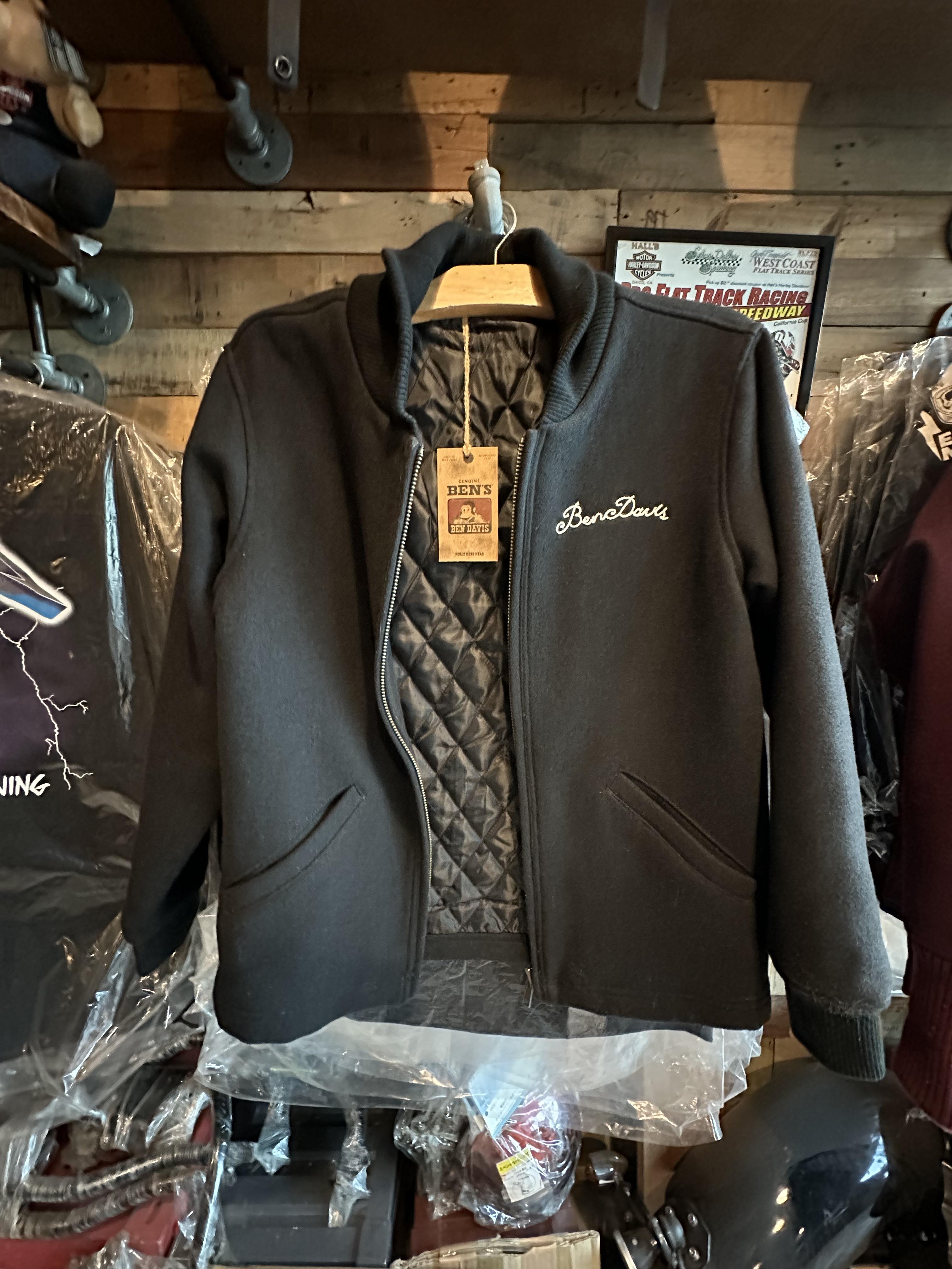 Ben davis เสื้อนอก เสื้อแจ็คเก็ต ผู้ชาย แบรนด์ Ben davis แท้ สีดำ เนื้อสักหลาด กันหนาว งานแท้ สวย เท่ห์ มาก คะ Size L/XL/XXL สำเนา สำเนา สำเนา ดำ