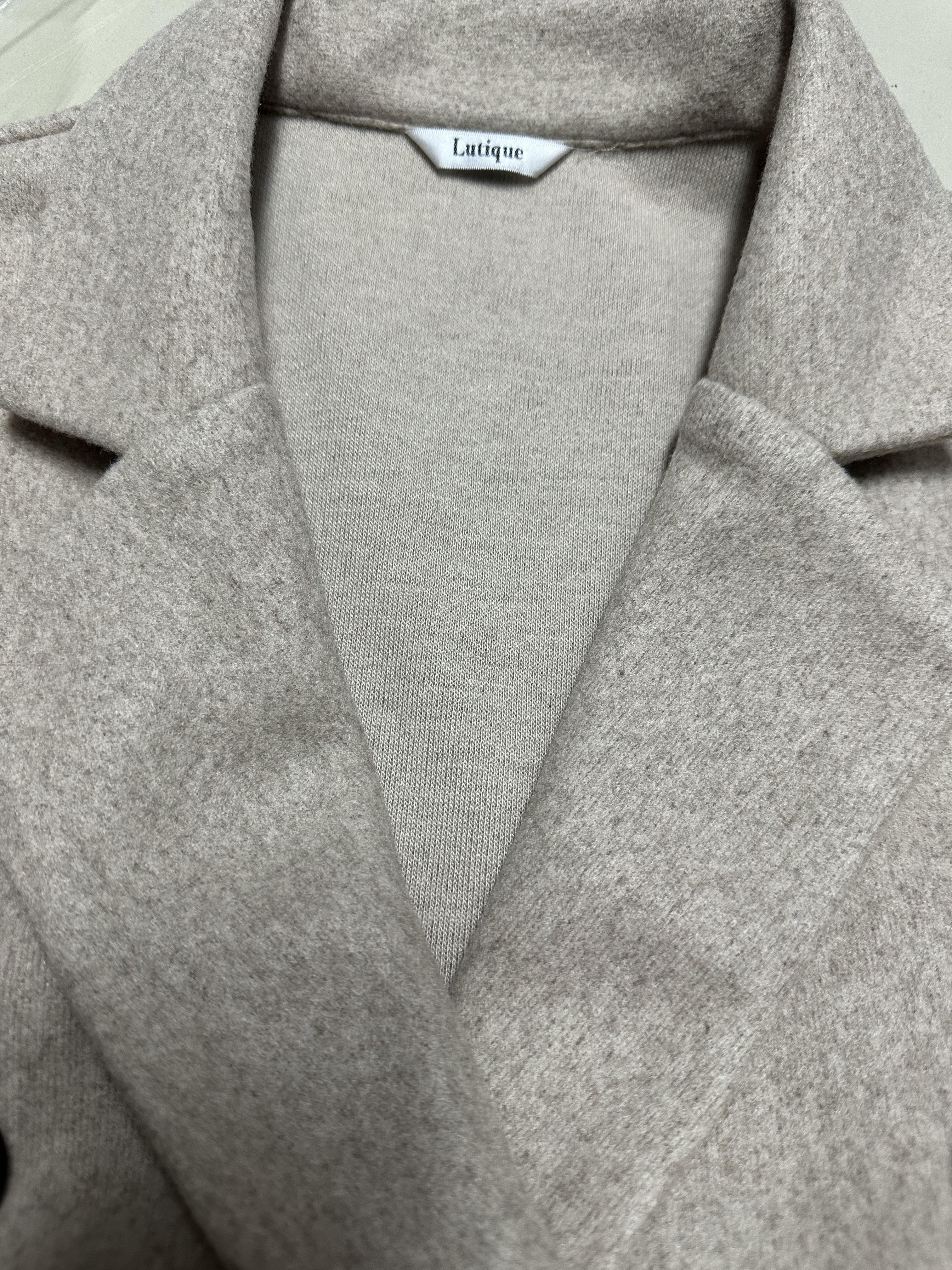 Lutique เสื้อโค้ทวูล Trench coat เสื้อโค้ทเฟอร์ โค้ทสักหลาดสีเบจ แบรนด์ LUTIQUE