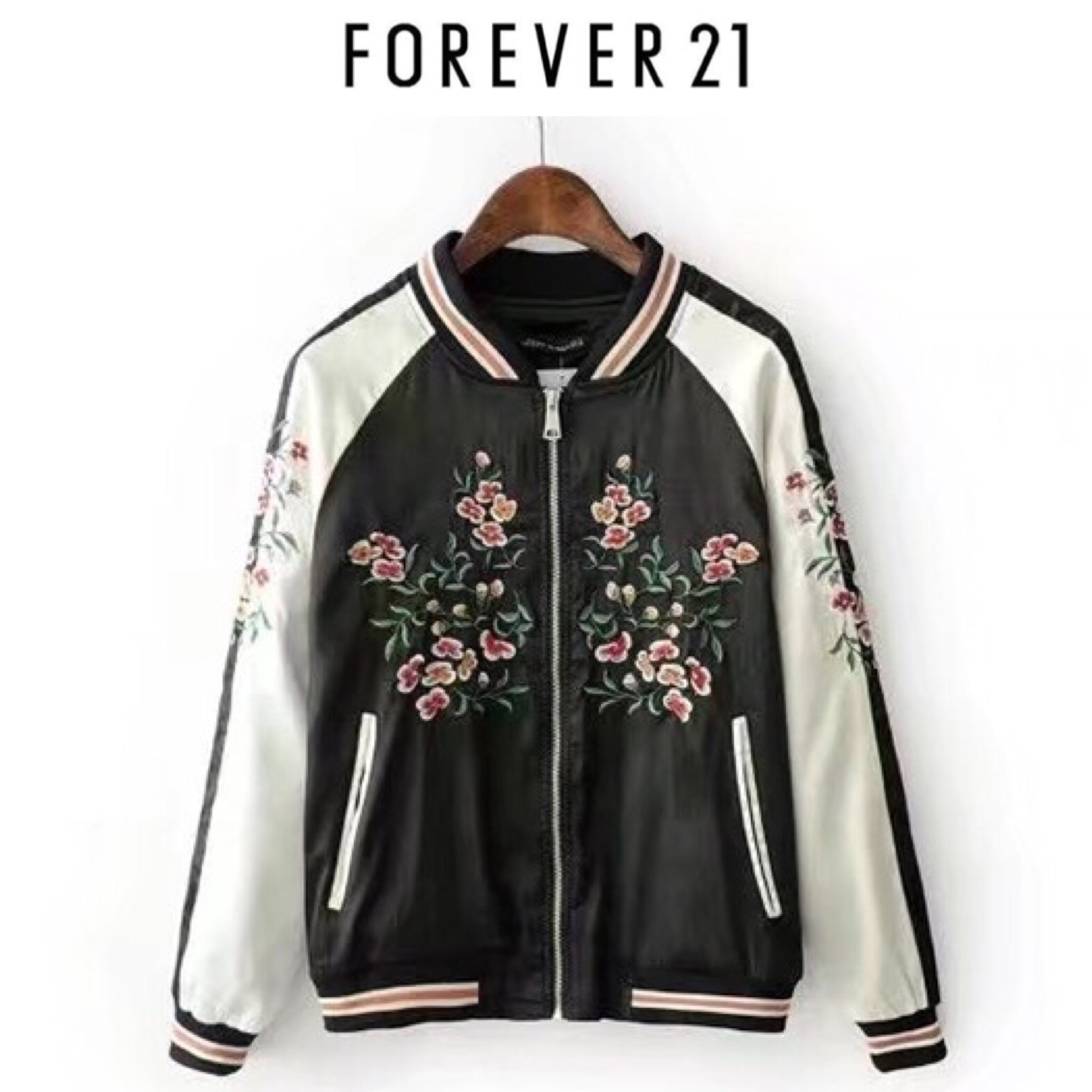 Forever21 เสื้อแจ็คเก็ต เสื้อนอก เสื้อคลุม เสื้อเบสบอล ผ้าไหม แต่งลายปัก สไตล์วินเทจ ใส่ได้2 ด้าน แบรนด์ FOREVER21