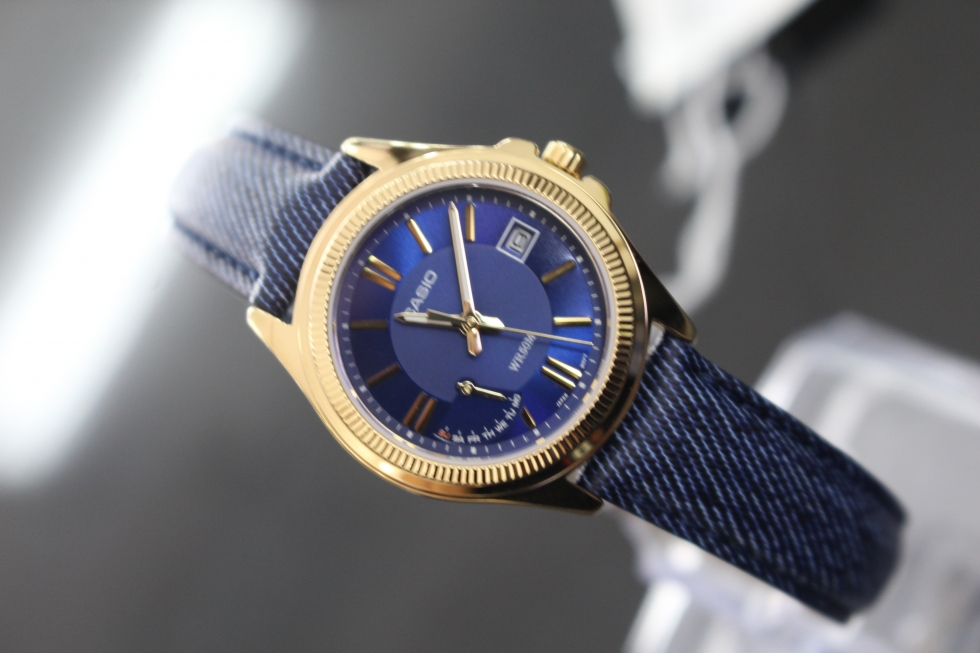 CASIO นาฬิกาคาสิโอ นาฬิกาข้อมือ นาฬิกากันน้ำ นาฬิกาของแท้ ประกันศูนย์ CMG 1 ปี รุ่น LTP-E115GBL-2A นาฬิกาสีน้ำเงิน