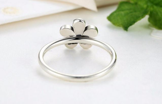 แหวนเงินแท้ 925 Sterling แหวนผู้หญิง ดอกเดซี่ สีขาว สวย น่ารัก แหวนหมั้น แหวนแทนใจ ลุ๊ค คุณหนู ใส ๆ แหวนใส่ออกงาน 369258