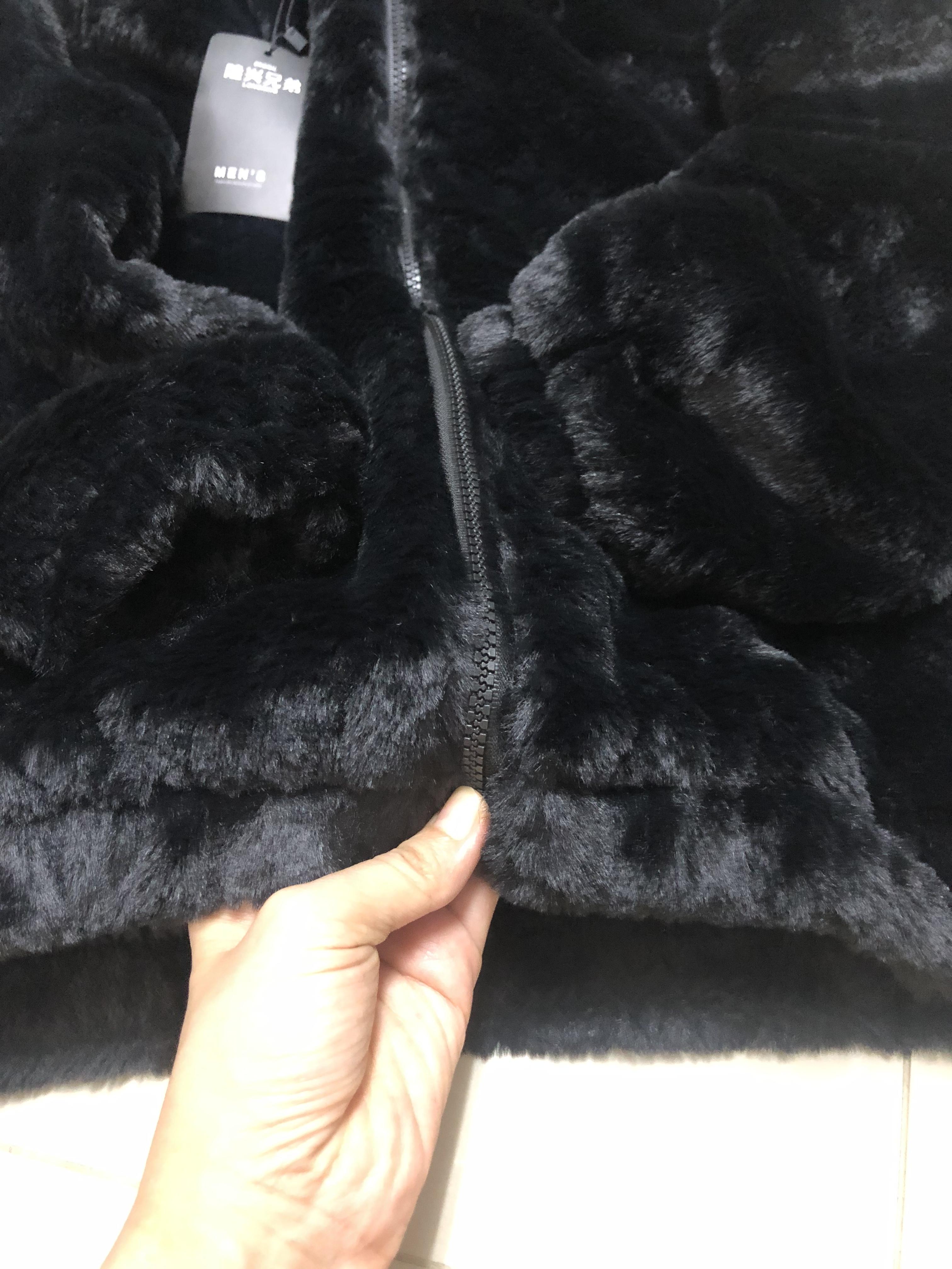 Forever21 เสื้อเฟอร์กันหนาว หมวกฮู้ด เสื้อขน สีดำ (FLUFFY COAT) 兄弟 ขาว