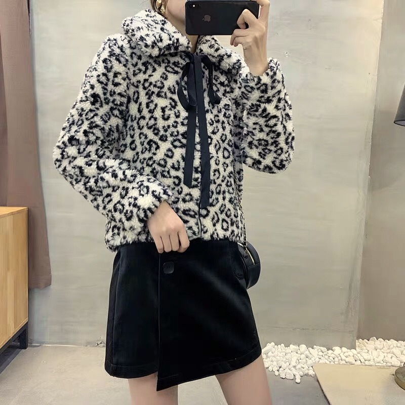 เสื้อเฟอร์กันหนาว ลายเสือ เสื้อคลุมขน ลายเสือ โทนเทา ขนนิ่มฟู นุ่มมากคะ สำเนา ลายเสือ