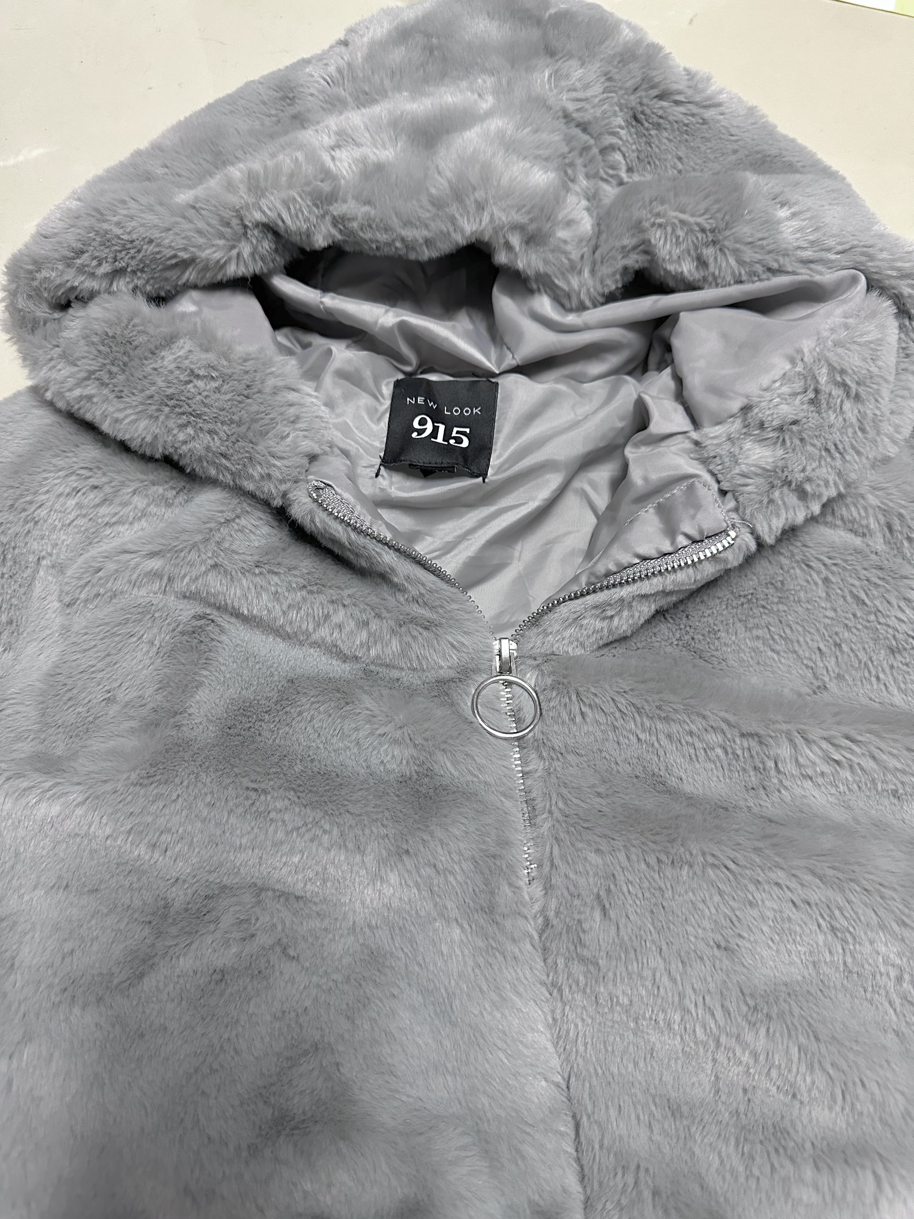 915 เสื้อเฟอร์กันหนาว หมวกฮู้ด เสื้อขน Fluffy coat แบรนด์ New look 915สำเนา เทา
