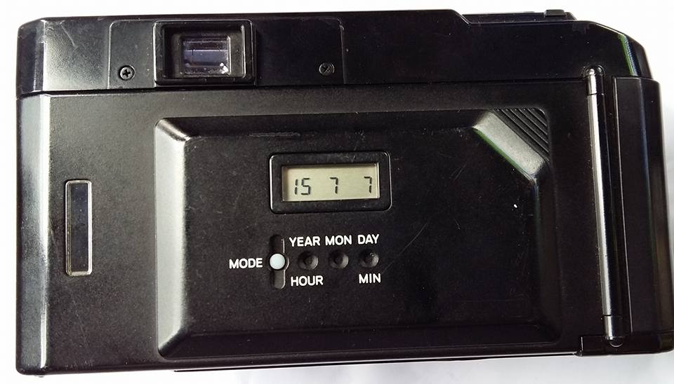 MINOLTA AF-TELE QUATRZ DATE
