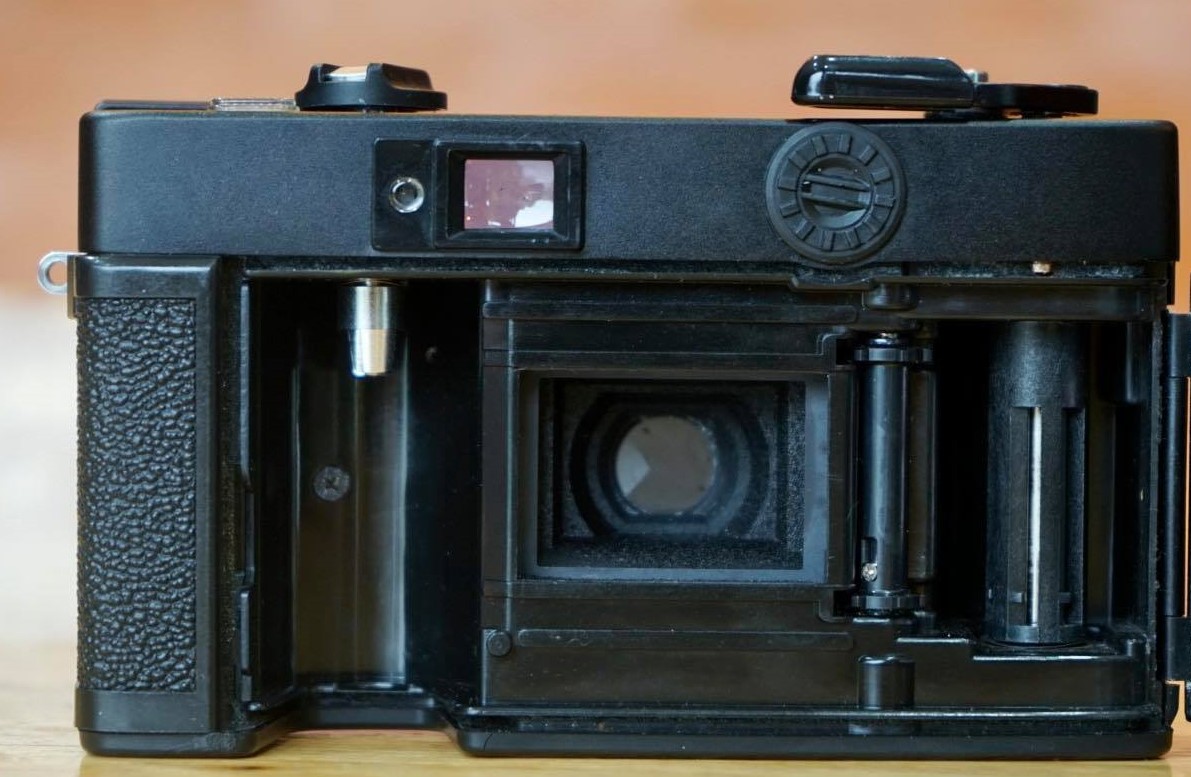 KONICA C35 EF KONICA HEXANON 38MM.2.8