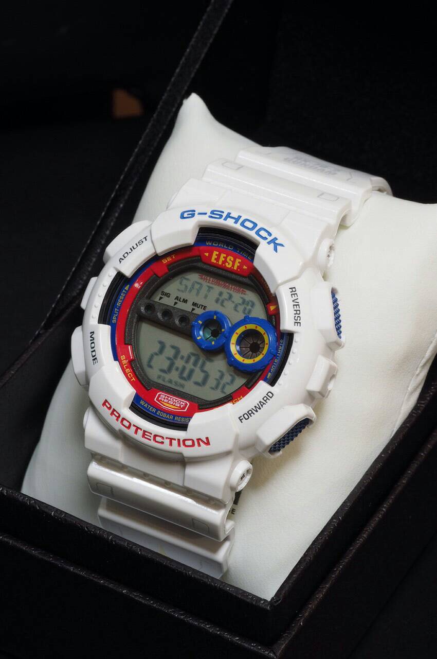 CASIO G-SHOCK นาฬิกาข้อมือ นาฬิกากันน้ำ นาฬิกาของแท้ ประกันศูนย์ CMG 1 ปี รุ่น GD-100 GUNDAM Mobile Suit นาฬิกาสีขาว