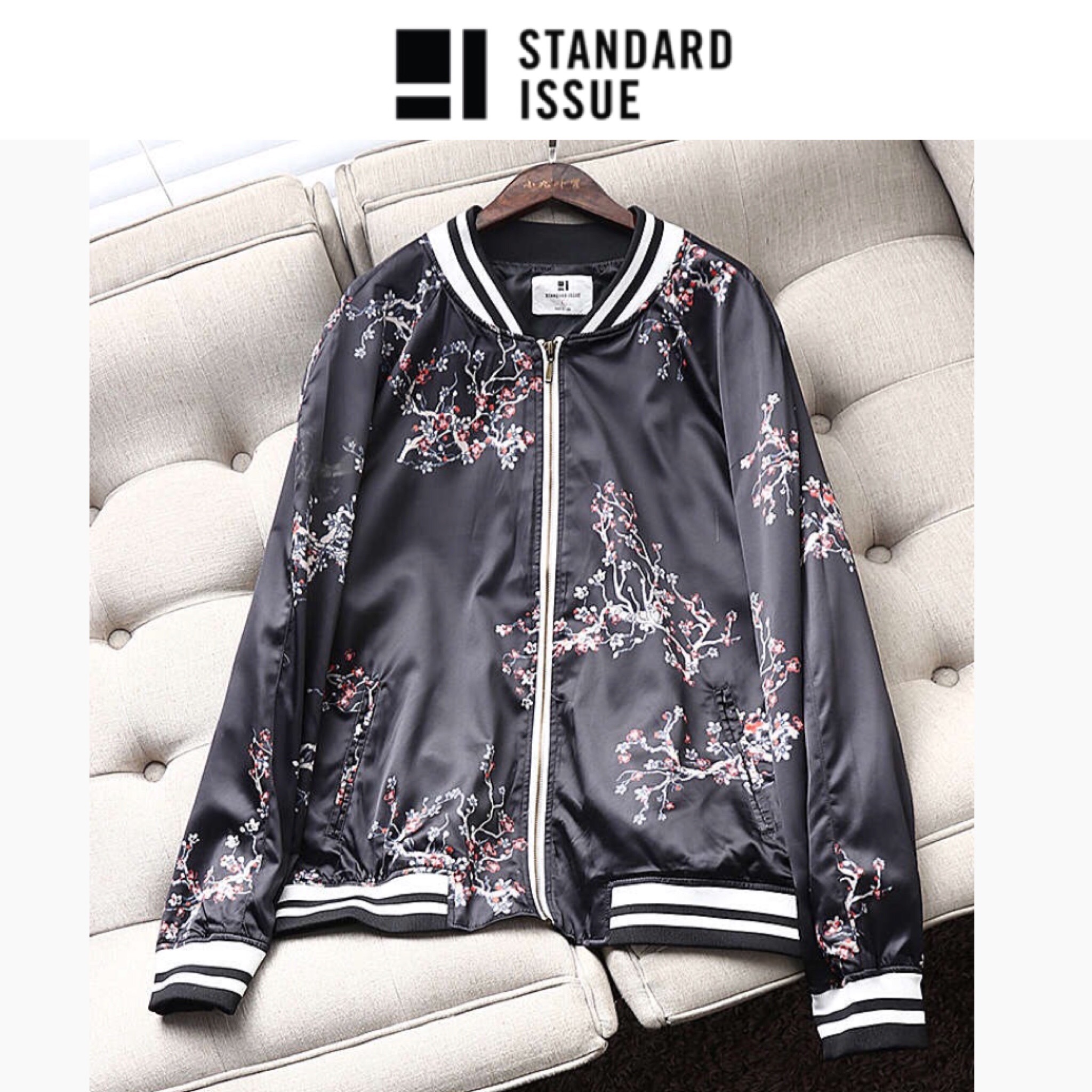 Standard issue เสื้อแจ็คเก็ต เสื้อนอก เสื้อคลุม เสื้อเบสบอล ผ้าไหม งานSTANDARD ISSUE แต่งลายปัก สไตล์วินเทจ ดำ