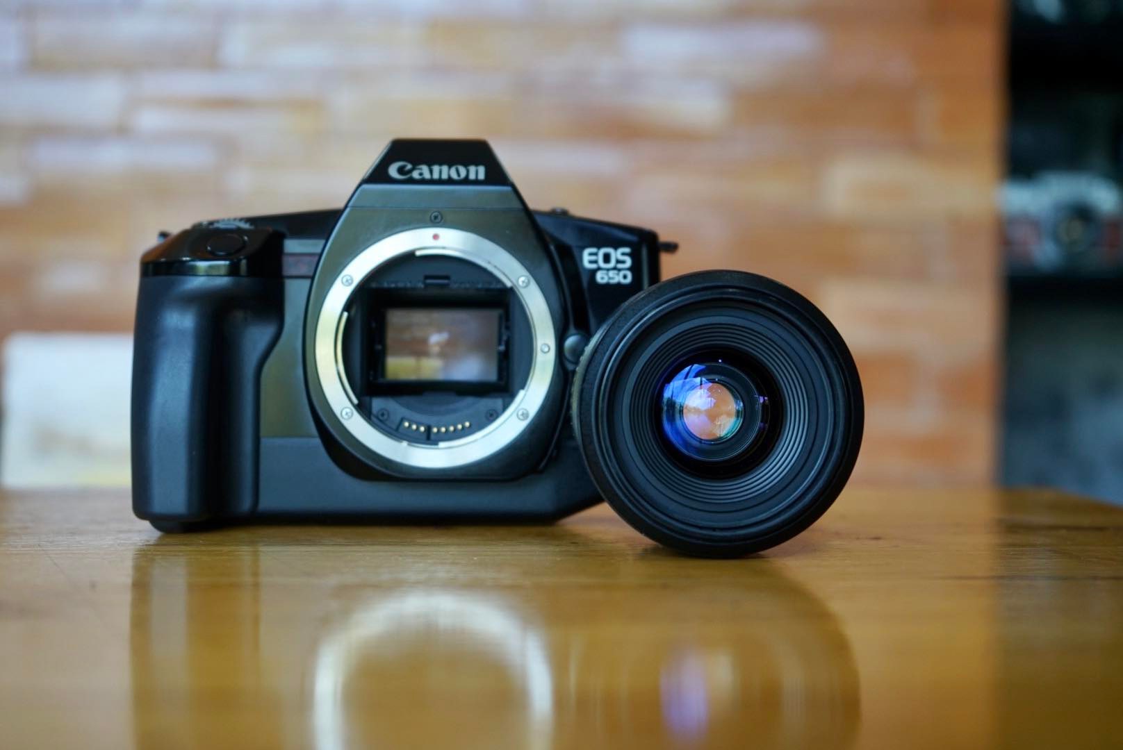 CANON EOS 650(BODY) CANON ZOOM LENS EF 35-70MM.F3.5-4.5A EF MOUNT