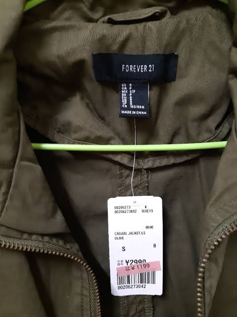 forever21 เสื้อทหาร เสื้อฮู้ดเขียวทหาร เสื้อนอกแนวทหาร FOREVER21 สวย เท่ห์มาก คะ Size M สำเนา สำเนา สำเนา เขียว
