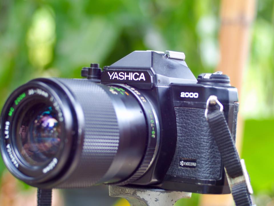 YASHICA FX-3 SUPER 2000 YASHICA LENS MC ZOOM 35-70MM.F3.5-4.5