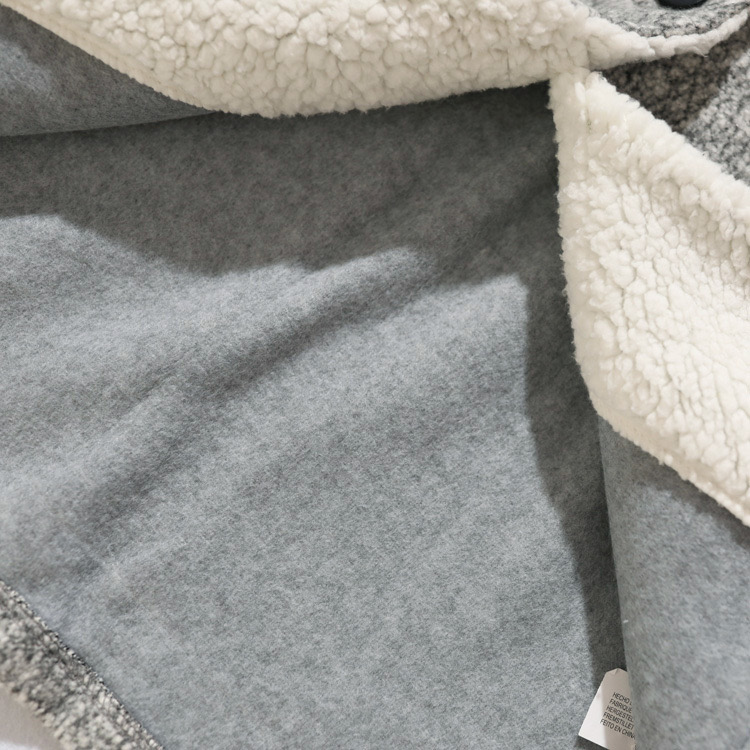 Pull&bear เสื้อโค้ท เสื้อกันหนาว เนื้อผ้าไหมพรม สีเทาอ่อน แบรนด์ Pull&bear เทาอ่อน