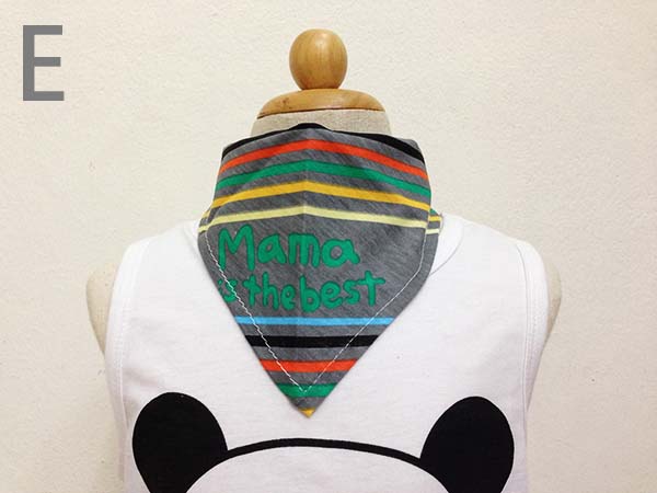 ผ้า3เหลี่ยมกันน้ำลาย มีตีนตุ๊กแกติดด้านหลัง มี 15 ลายตามภาพ