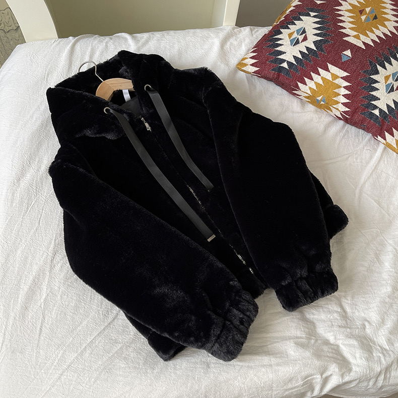 Page one เสื้อเฟอร์กันหนาว หมวกฮู้ด เสื้อขน Fluffy coat แบรนด์ page One ดำ