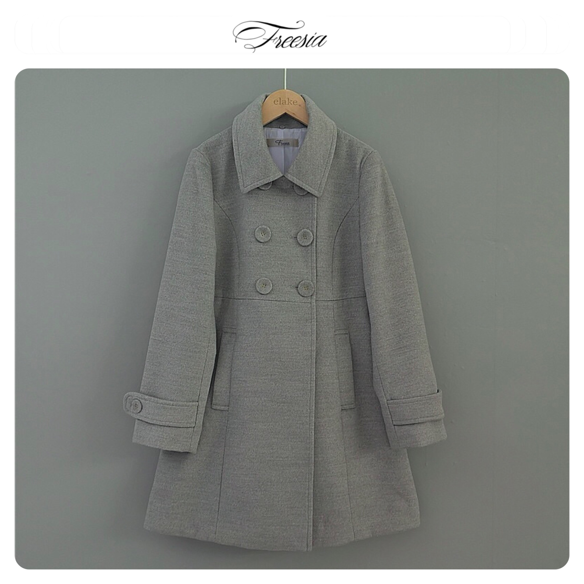 Freesia เสื้อโค้ท เสื้อกันหนาว เนื้อผ้าสักหลาดวูล สีเทา แต่งกระดุมแถบ สองแถว แบรนด์ Freesia เทา