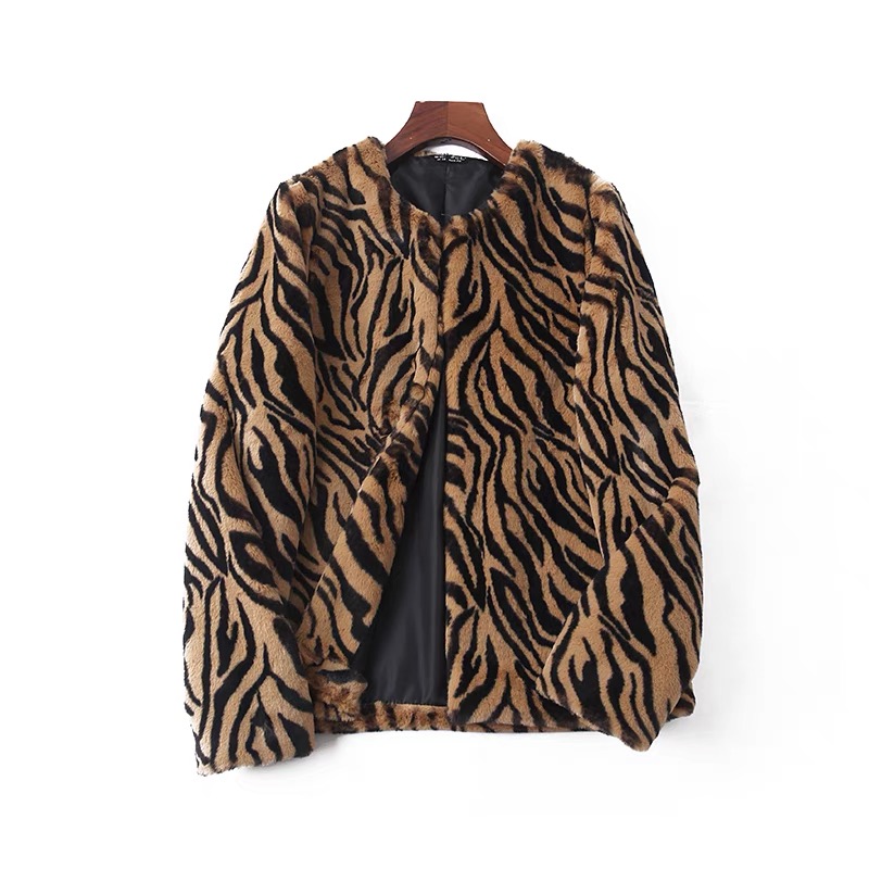 Selected เสื้อเฟอร์กันหนาว เสื้อขน Fluffy coat ลายเสือ แบรนด์ SELECTED ฃ