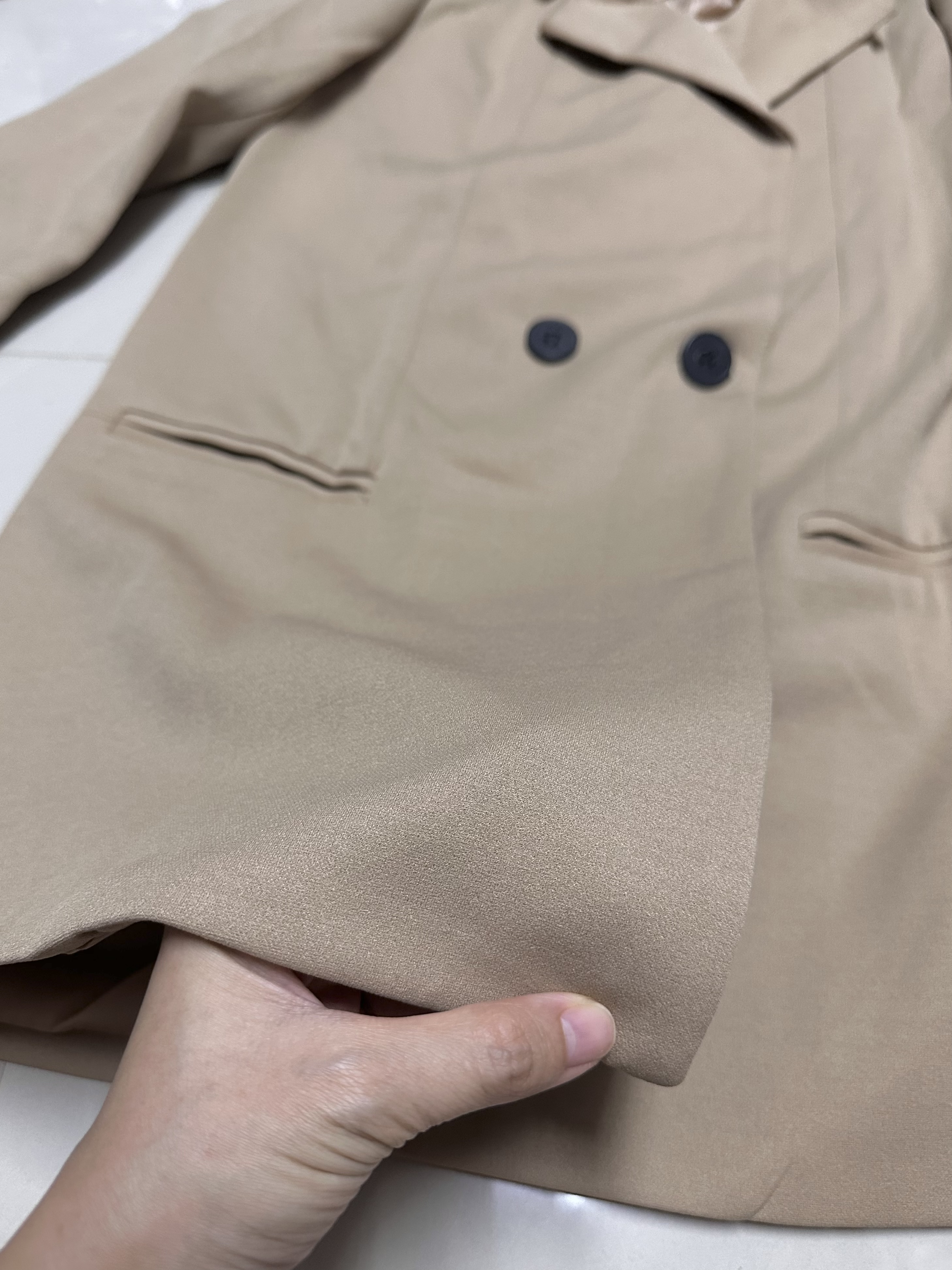 aiku เสื้อนอก เสื้อคลุม เสื้อสูท สีนู้ด สีเบจอ่อน แบรนด์ Aiku