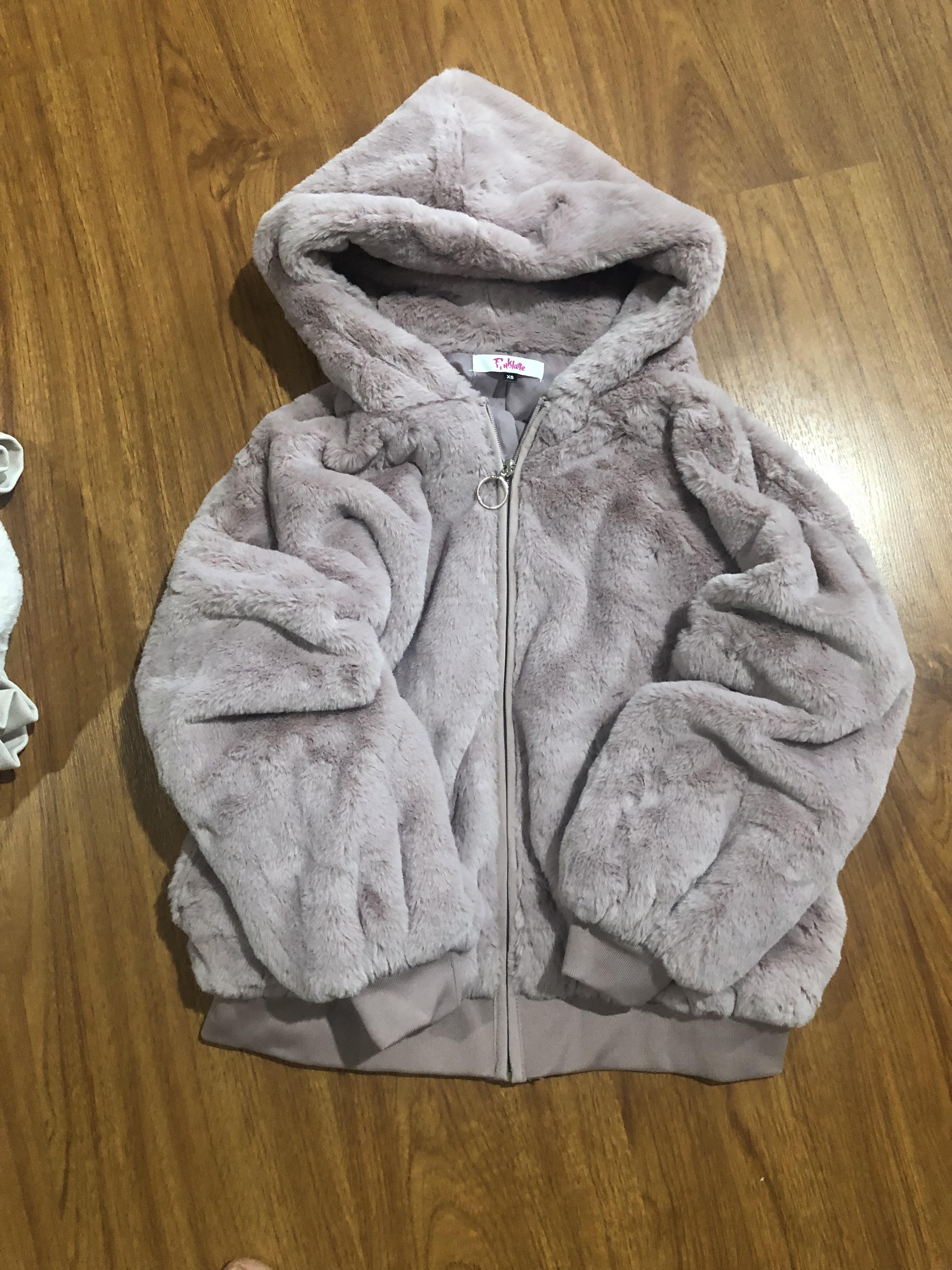 Pink latte เสื้อเฟอร์กันหนาว หมวกฮู้ด เสื้อขน (FLUFFY COAT ) แบรนด์ Pink latte
