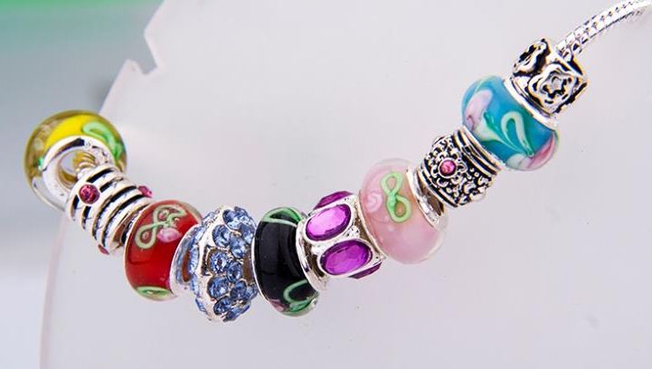 สร้อยข้อมือ Diy สร้อยข้อมือ Charm สไตล์ Pandora ร้อย Glass Beads หลากสี เอาใจ คนชอบ Glass beads สีฟ้า เขียว แดง ชมพู 836816