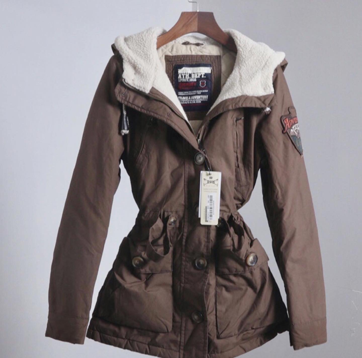 Rtw club เสื้อกันหนาว parka ปาร์ก้า โค้ทกันหนาว เสื้อฮูทเฟอร์ สีน้ำตาล แบรนด์ R.T.W. club ATH Dept แต่งขนเฟอร์ ซับขนอุ่นด้านใน น้ำตาล