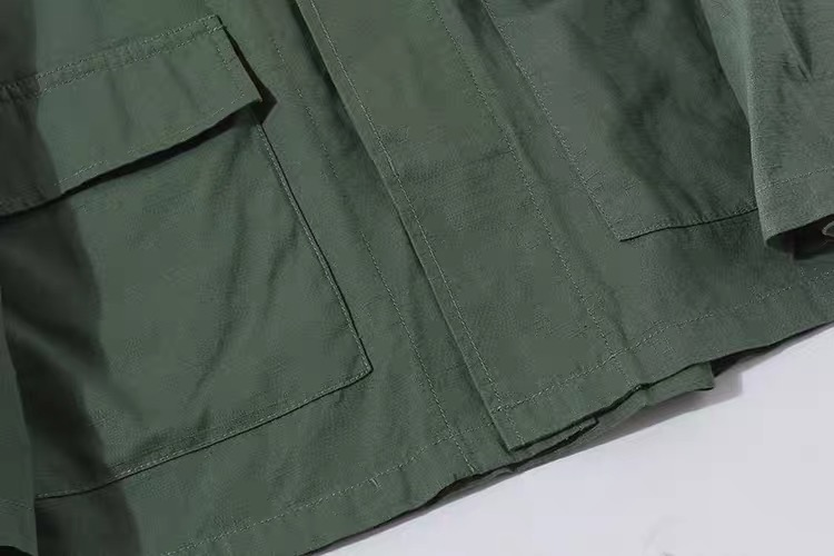 Surplus Co. (Japan) เสื้อเขียวทหาร เสื้อนอกแนวทหาร แบรนด์ Surplus Co.(Japan)แพทเทินสวย เท่ห์มาก คะ Size S/M/L/XL เขียว
