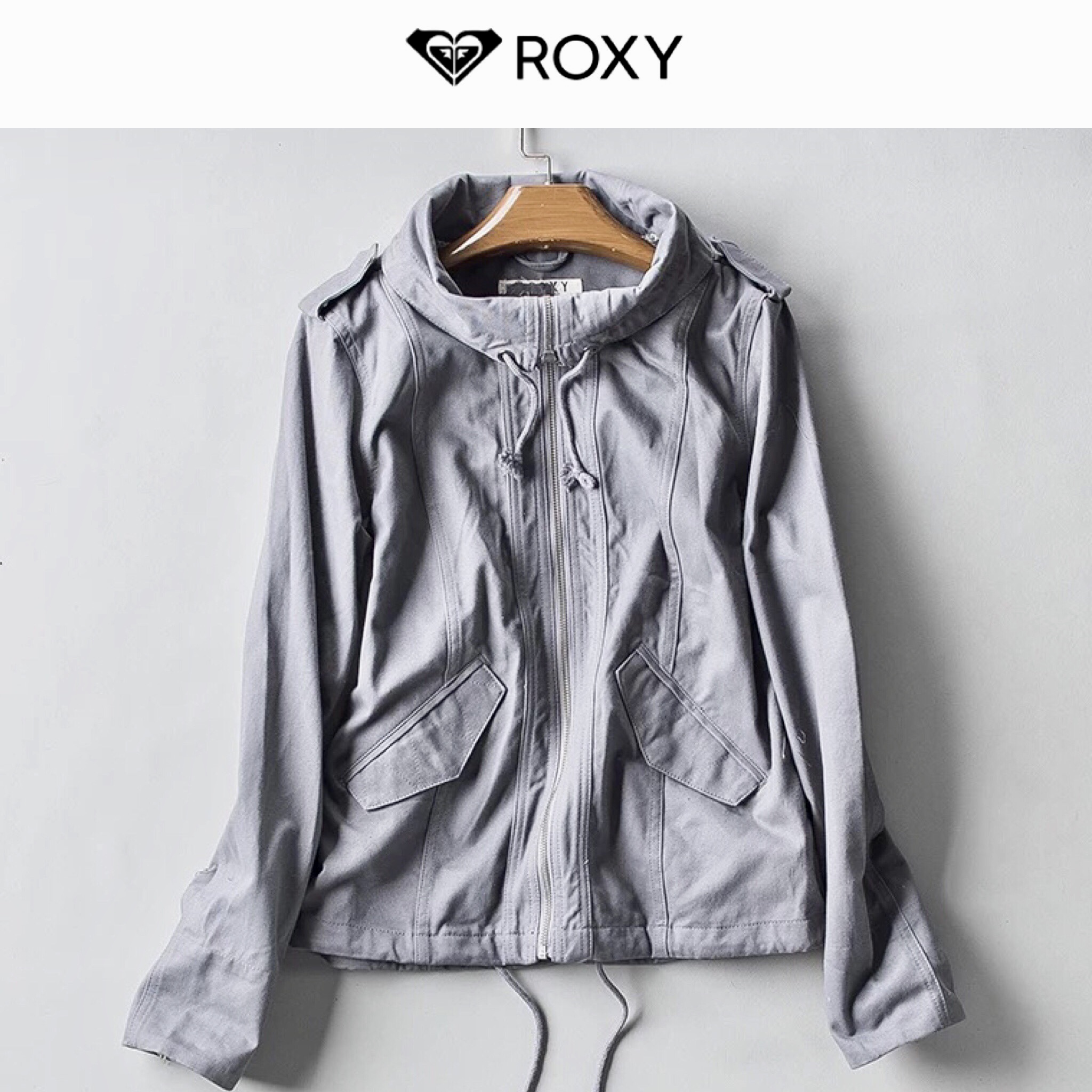 เสื้อนอก เสื้อคลุม แนวทหาร แต่งคอปก คอปีน แบรนด์เนม ROXY แท้100% สีเทา Size S/M/L เทา