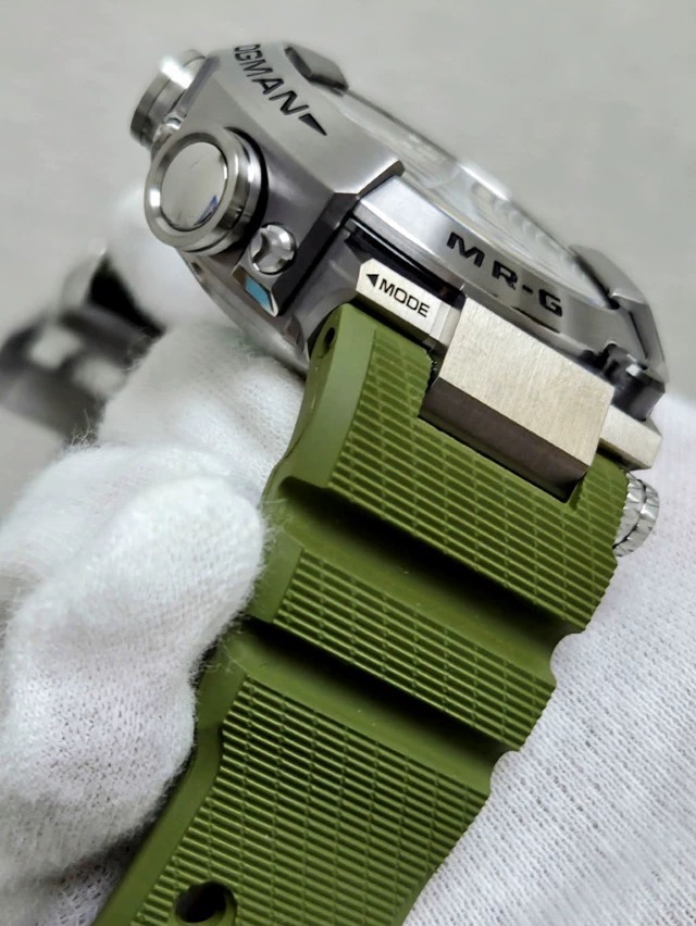 CASIO G-SHOCK นาฬิกาข้อมือ นาฬิกากันน้ำ นาฬิกาของแท้ ประกันศูนย์ CMG 1 ปี รุ่น FROGMAN MRG-BF1000RG-3A นาฬิกาสีเขียว