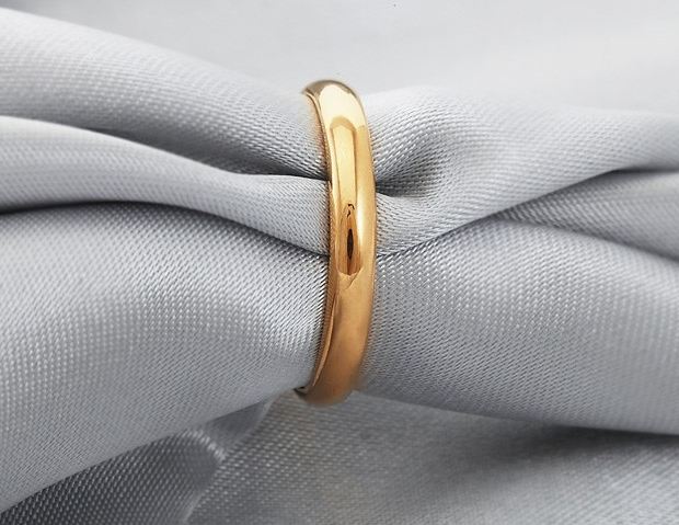แหวนทองคำ 18 K แหวนเกลี้ยง ลดราคา แหวนแต่งงาน แหวนหมั้น ไม่มีลาย แบบสวย ของขวัญแทนใจให้แฟน สุดหรู 570233