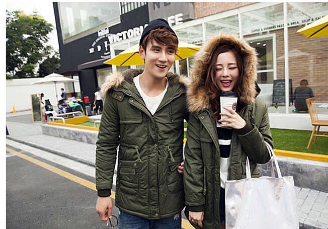 เสื้อโค้ท เสื้อกันหนาว สีเขียว ทหาร แต่งฮูท ติดขนเฟอร์ ปลายหมวก บุซับขนอุ่นด้านใน ปลายแขน มีจัมพ์ด้านในกันลม สวยเท่ห์ มากๆคะ Size S/M/L เขียว
