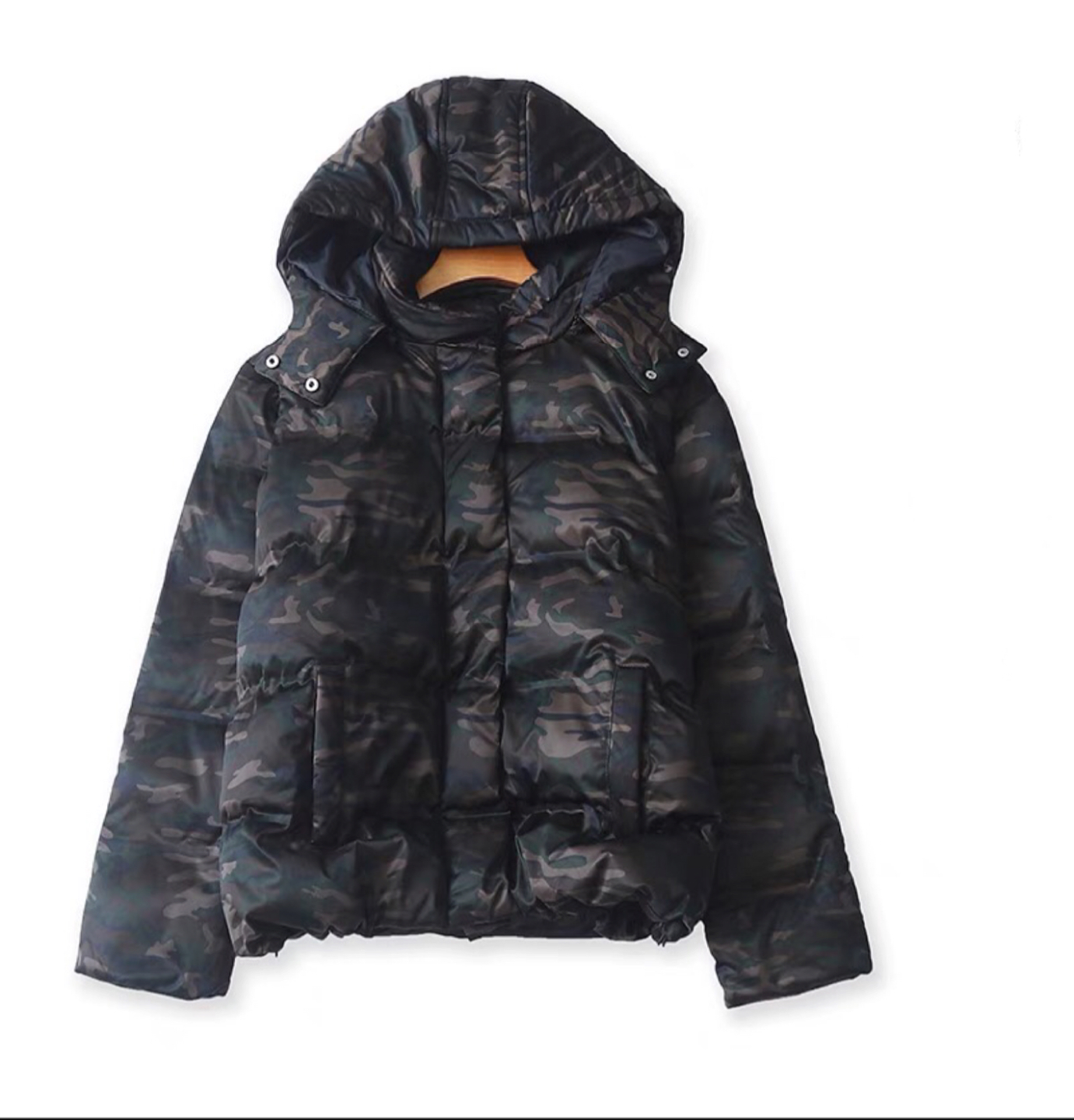 Clockhouse เสื้อกันหนาว ติดฮูท เสื้อบอมเบอร์ บุนวมอุ่น แบรนด์clockhouse over siZe bomber jacket (ฮู้ดถอดได้ค่ะ) ลายพราง
