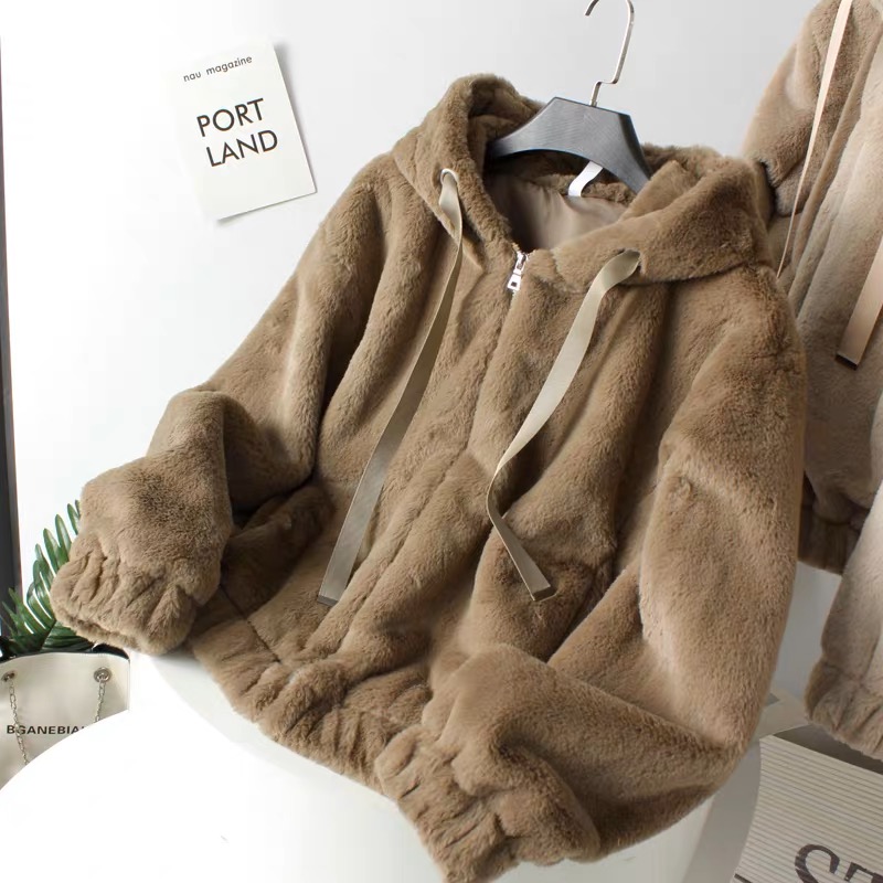 Page one เสื้อเฟอร์กันหนาว หมวกฮู้ด เสื้อขน Fluffy coat แบรนด์ page One ดำ