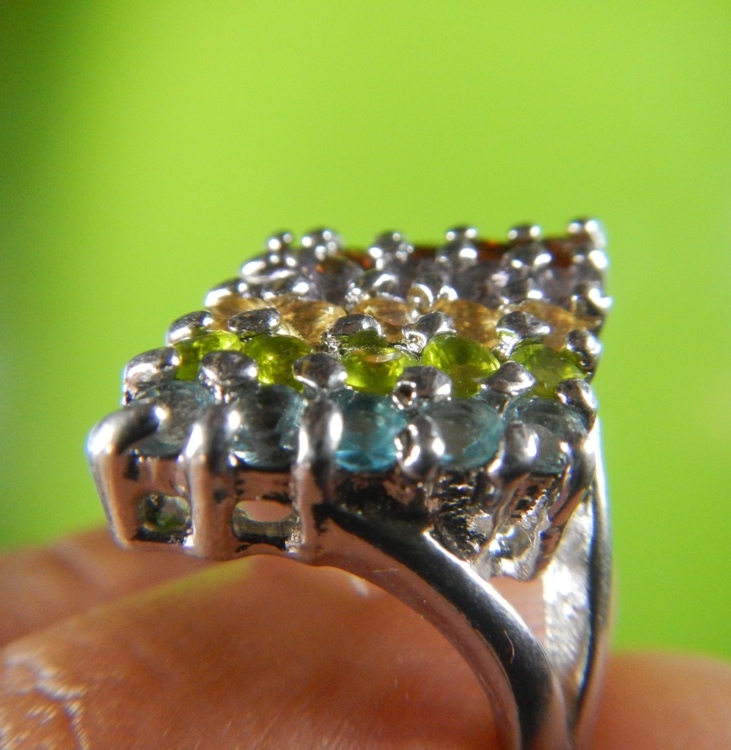 แหวนพลอย ทรงข้าวหลามตัด