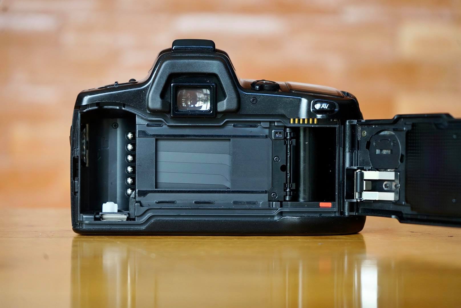 MINOLTA ALPHA 303SI MINOLTA POWER ZOOM AF 35-80MM.F4(22)-5.6