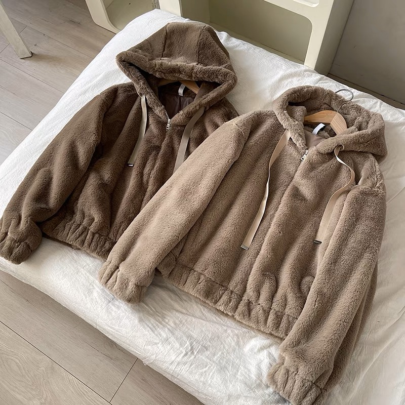 Page one เสื้อเฟอร์กันหนาว หมวกฮู้ด เสื้อขน Fluffy coat แบรนด์ page One ดำ