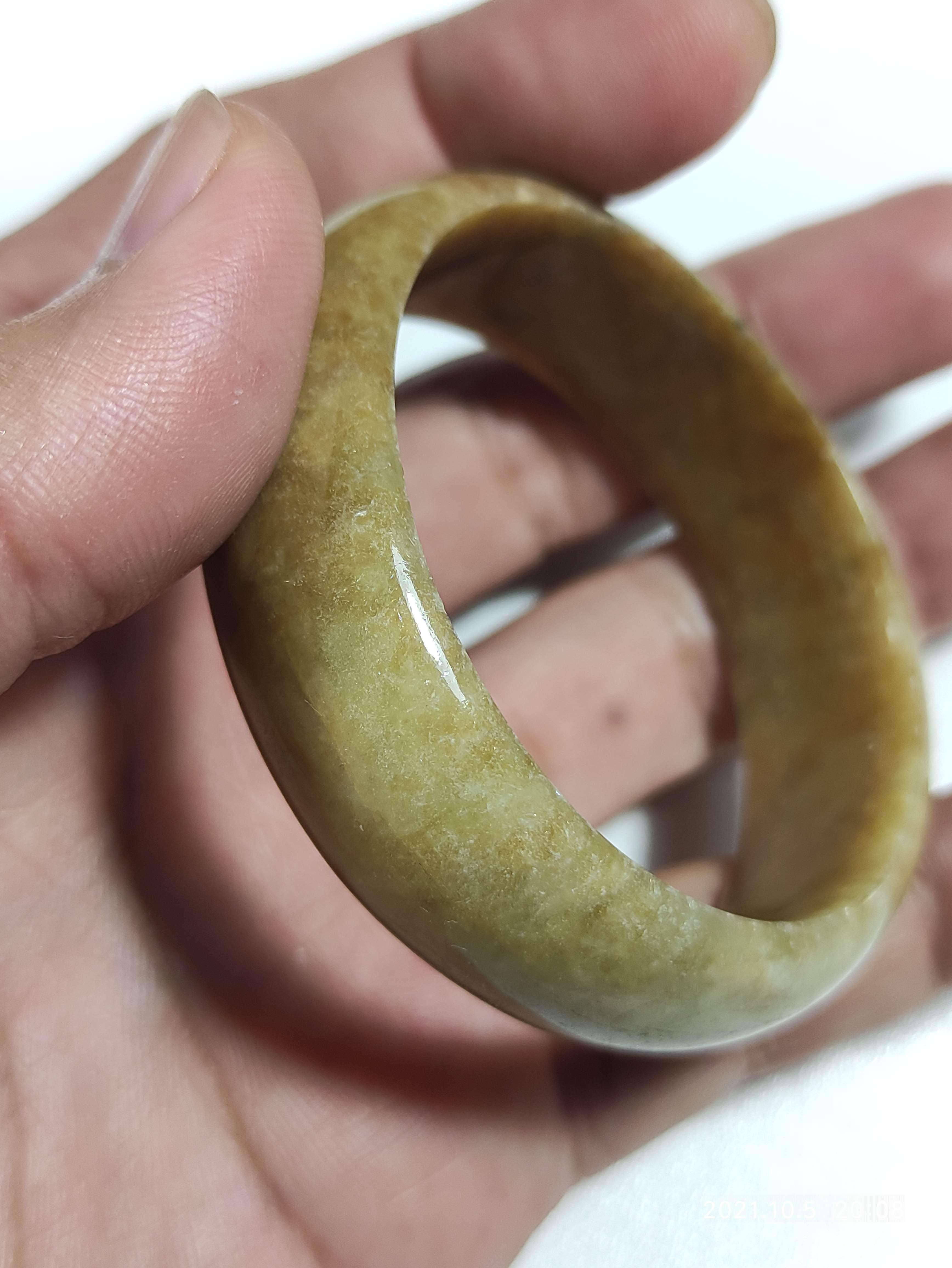 กำไลหยกน้ำผึ้ง